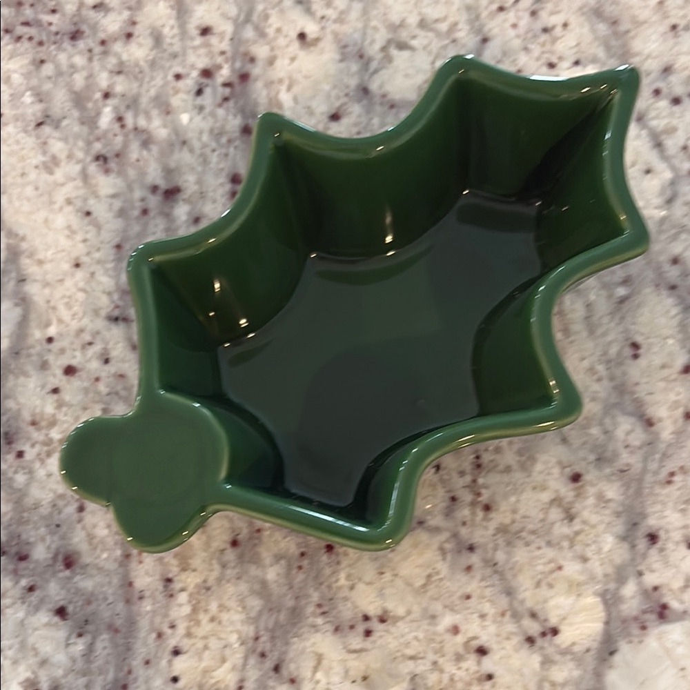 Green Leaf-Shaped Dish